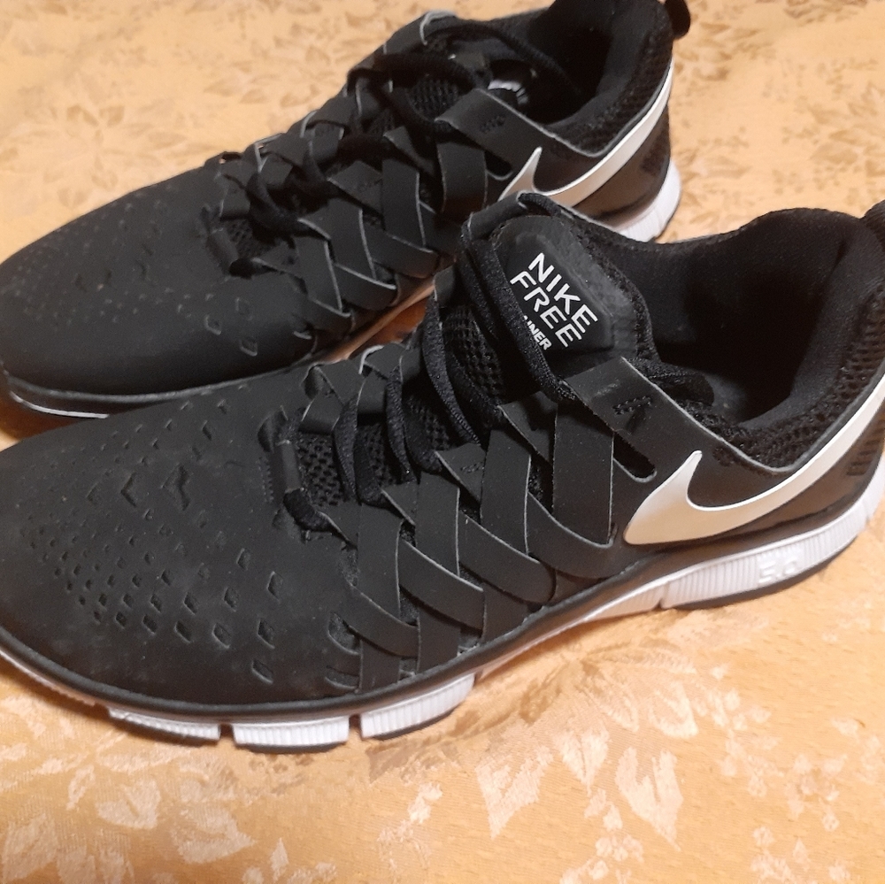 Nike tennis shoes